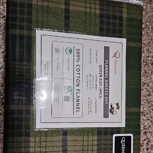 Avanti Cotton Flannel Sheet Set - White and Green